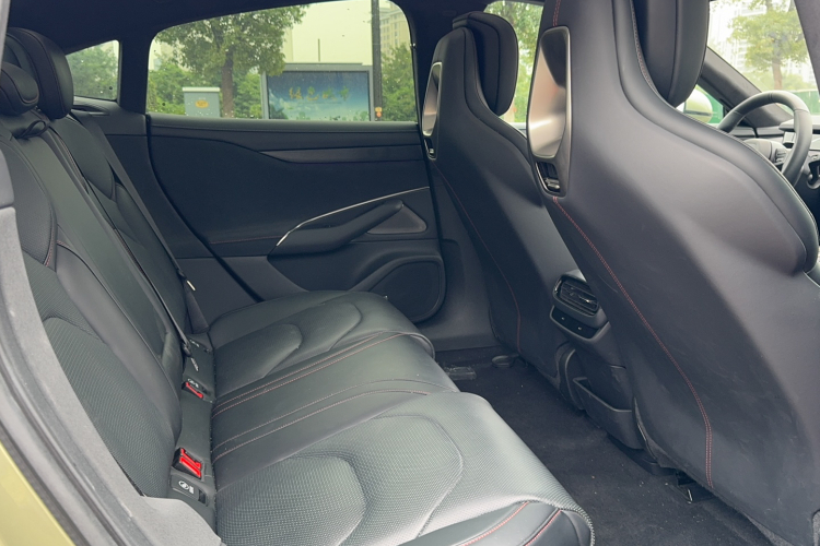 小米汽车 小米SU7 2024款 四驱超长续航高阶智驾Max版中控内饰7006