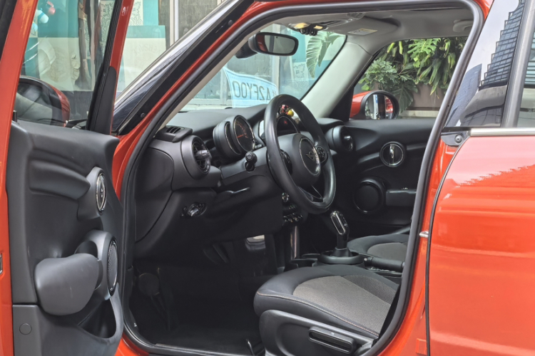 MINI 2019款 1.5T ONE 五门版中控内饰7005