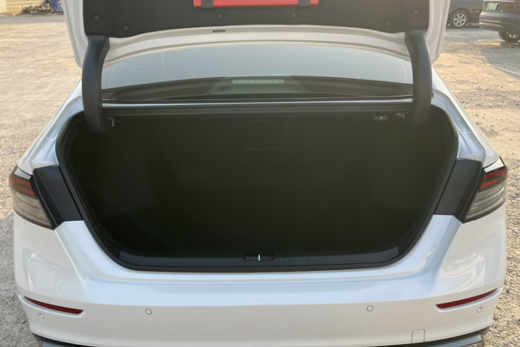 本田 雅阁 2023款 260TURBO 卓越版局部细节23