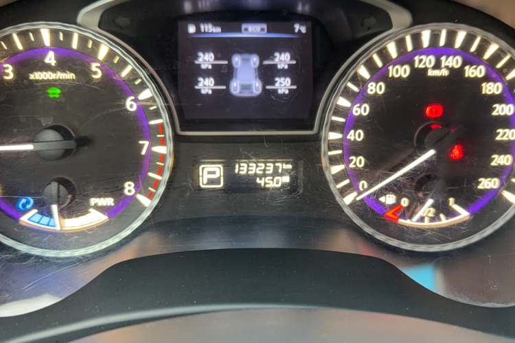 英菲尼迪QX60(进口) 2016款 2.5 S/C Hybrid 两驱卓越版 国V中控内饰15