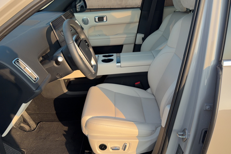 理想汽车 理想L6 2025款 Pro 智能焕新版局部细节19