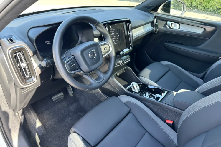 沃尔沃XC40 2024款 B3 智远运动版局部细节19