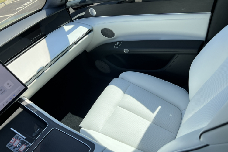 鸿蒙智行 享界S9 2024款 纯电 Ultra 四驱旗舰版中控内饰7003