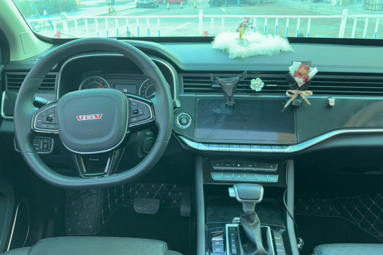 中国重汽VGV VGV U70 2020款 1.5T 自动智享精英版 7座中控内饰7001