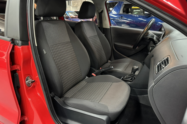 大众 Polo 2016款 1.6L 自动舒适型中控内饰7008