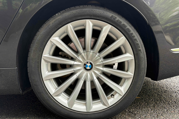 宝马7系 2016款 740Li 领先型车身外观6010