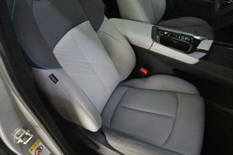 长安UNI-T 2023款 第二代 1.5T 尊贵型中控内饰7004