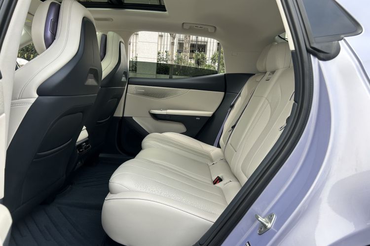 领克07 2024款 EM-P 126长续航智驾Ultra中控内饰7004