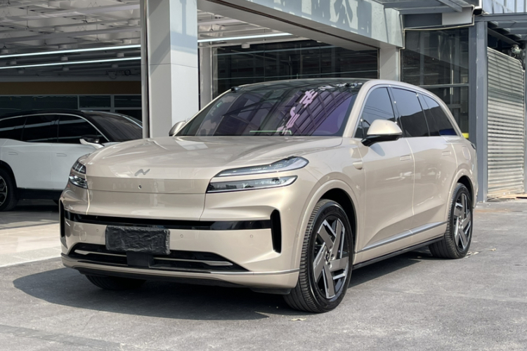 乐道L90 2025款 Ultra 六座版车身外观1