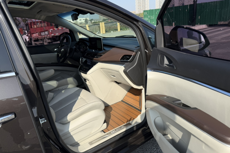 别克GL8 2020款 陆上公务舱 652T 尊贵型局部细节41