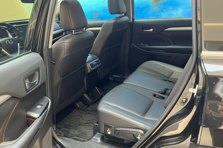 丰田 汉兰达 2021款 2.0T 四驱豪华版 7座中控内饰7013