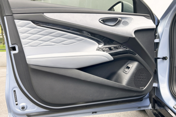 比亚迪 海豹 2023款 冠军版 550km 尊贵型中控内饰7009