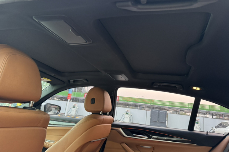 宝马5系 2019款 530Li 领先型 M运动套装局部细节22