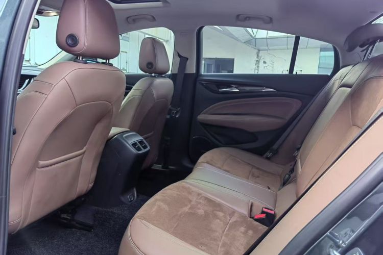 别克 君威 2019款 20T 精英型 国VI中控内饰7003