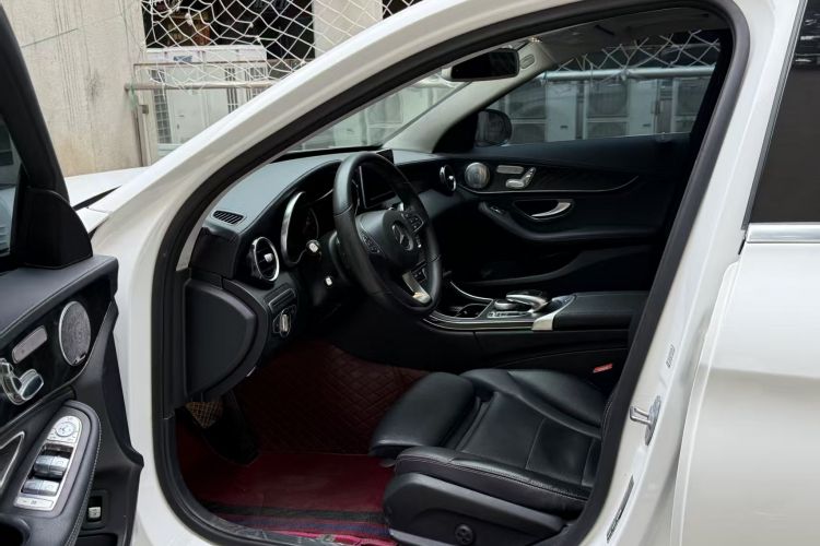 奔驰C级 2018款 C 200 L 运动版中控内饰7001