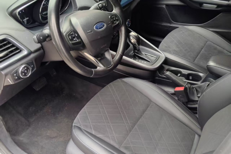 福特 福睿斯 2019款 改款 1.5L 自动悦享型 国VI中控内饰7003