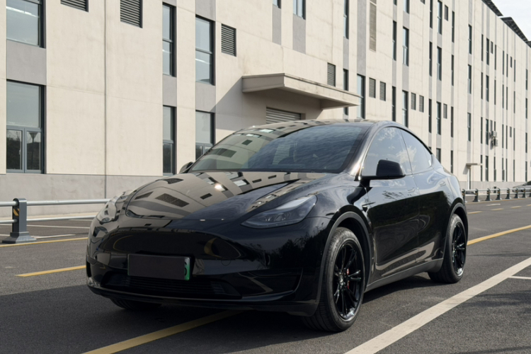 特斯拉 Model Y 2022款 改款 后轮驱动版车身外观1
