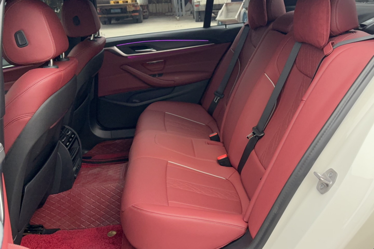 宝马5系 2023款 530Li 领先型 M运动套装中控内饰7002