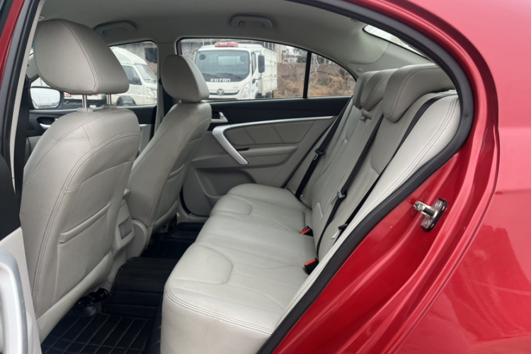 吉利汽车 帝豪 2016款 三厢 1.5L CVT豪华型中控内饰7002