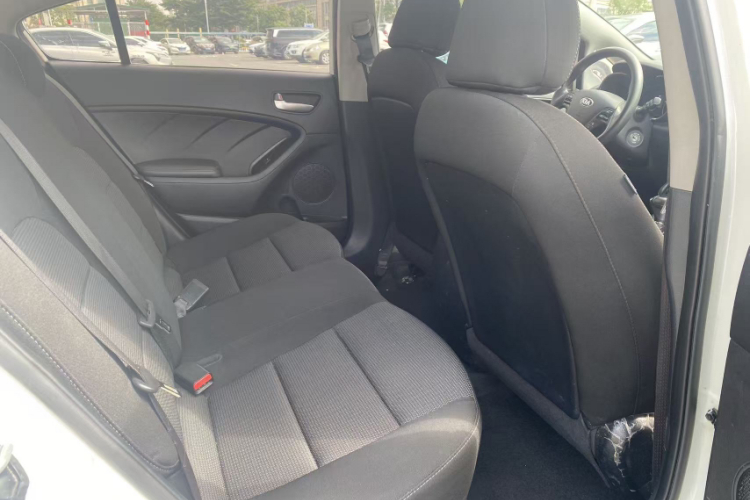 起亚K3 2016款 1.6L 自动天窗版中控内饰7006