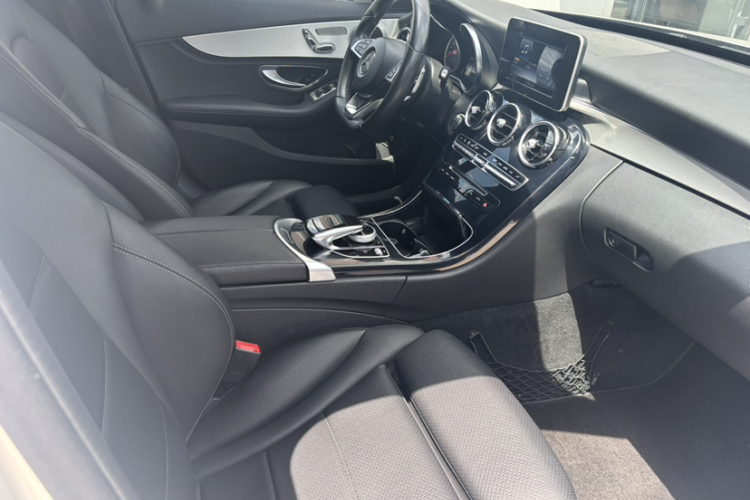 奔驰C级 2015款 C 200 运动版 4MATIC中控内饰7002