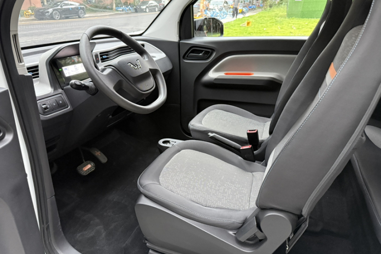 五菱汽车 宏光MINIEV 2022款 轻松款 磷酸铁锂中控内饰7005