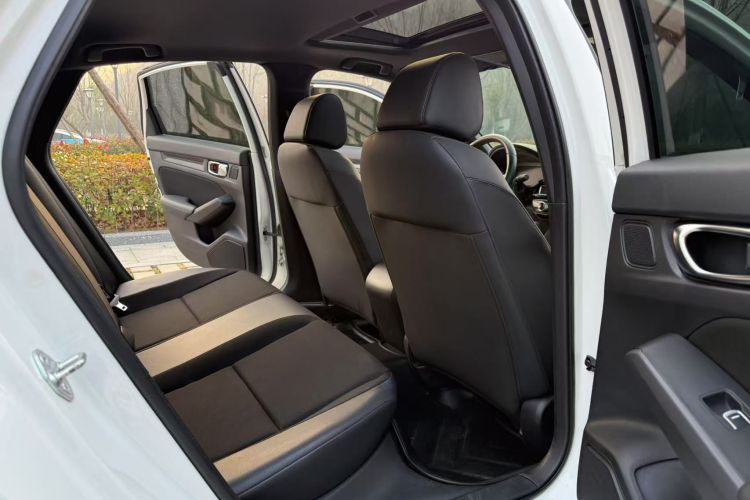 本田 思域 2022款 240TURBO CVT燃动版中控内饰7008