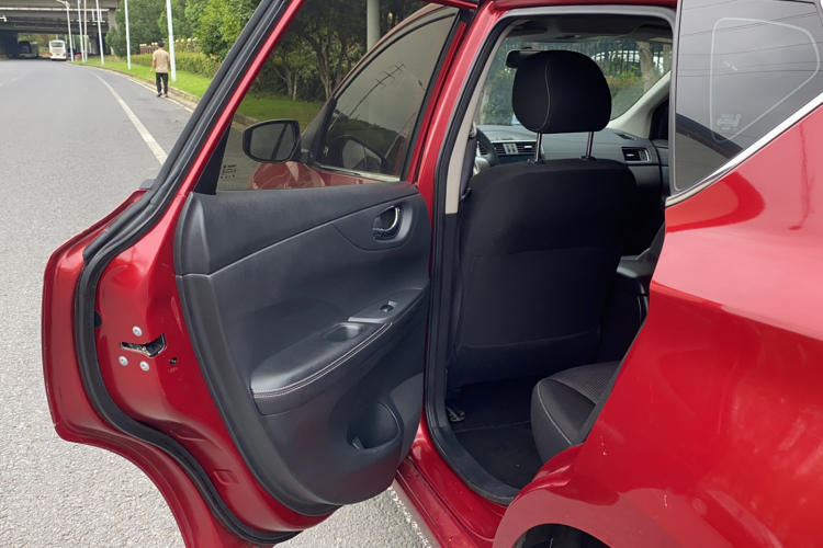 日产 骐达TIIDA 2016款 1.6L CVT酷动版中控内饰7006