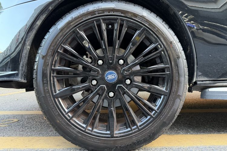 钧天黑武士Youth 2025款 2.0T 汽油巅峰版车身外观6006