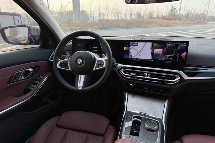 宝马3系 2023款 325Li M运动曜夜套装中控内饰7006