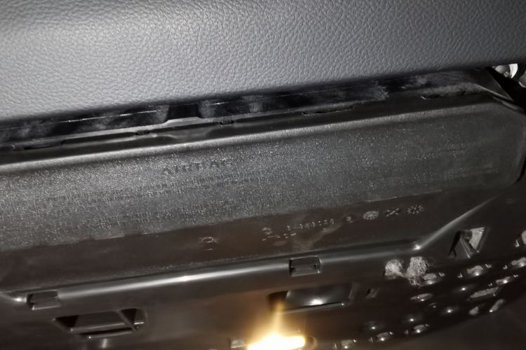 奔驰E级 2025款 E 260 L局部细节9001