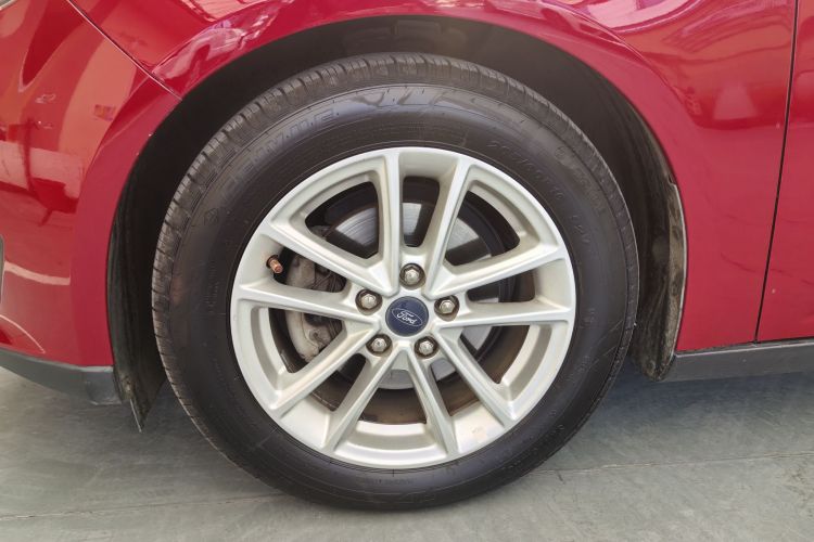 福特 福克斯 2015款 三厢 EcoBoost 180 自动精英型车身外观6004