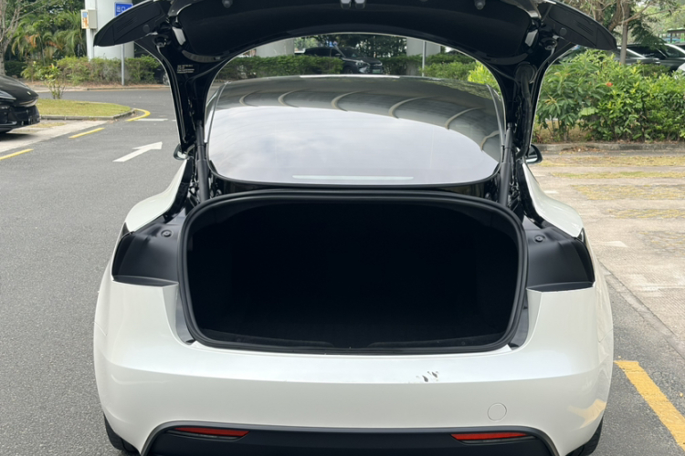 特斯拉 Model 3 2023款 长续航全轮驱动版车身外观6007