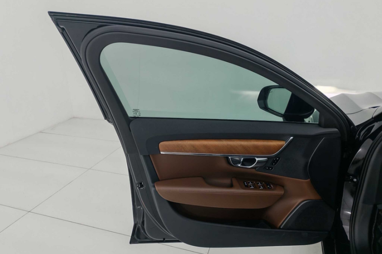 沃尔沃S90新能源 2024款 插电式混动 四驱长续航智逸豪华版中控内饰7005