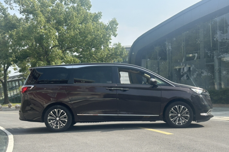 别克GL8 2020款 ES陆尊 653T 旗舰型车身外观6007