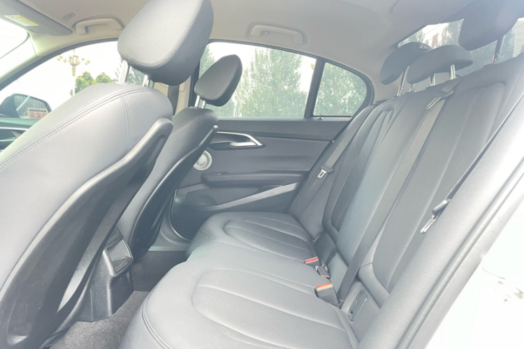 宝马1系 2021款 改款 120i M运动版中控内饰7004