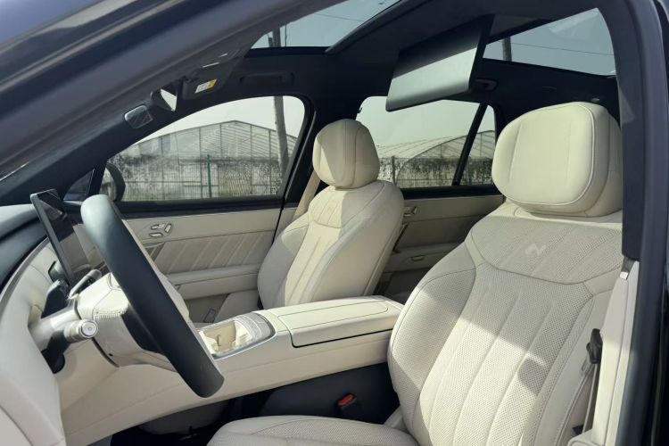 乐道L90 2025款 Max 六座版中控内饰7007