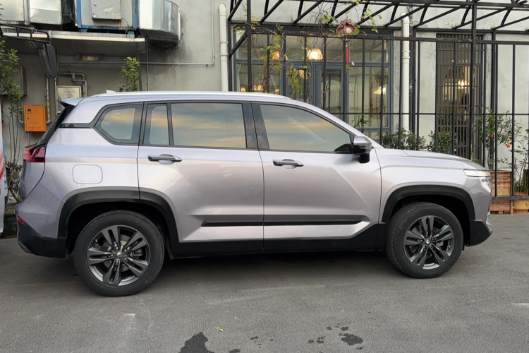 宝骏RS-5 2019款 1.5T CVT智能驾控豪华版 国VI车身外观6005