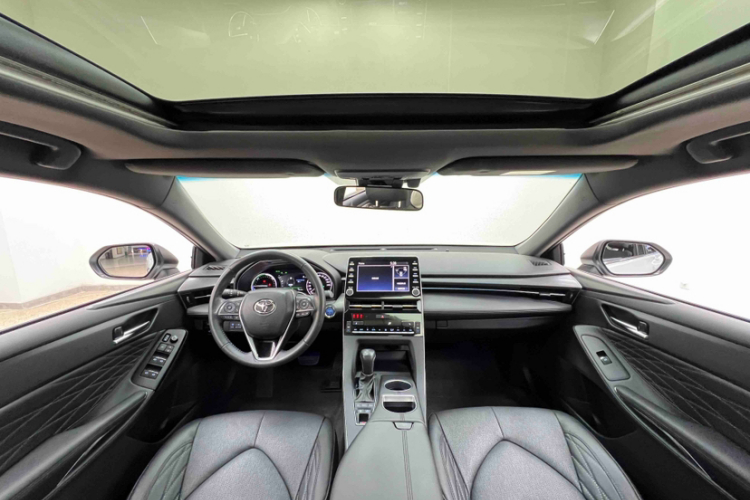 丰田 亚洲龙 2019款 双擎 2.5L XLE尊贵版 国VI中控内饰7005