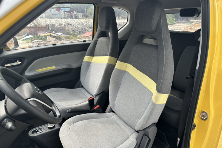 五菱汽车 宏光MINIEV 2021款 马卡龙时尚款 磷酸铁锂中控内饰7002