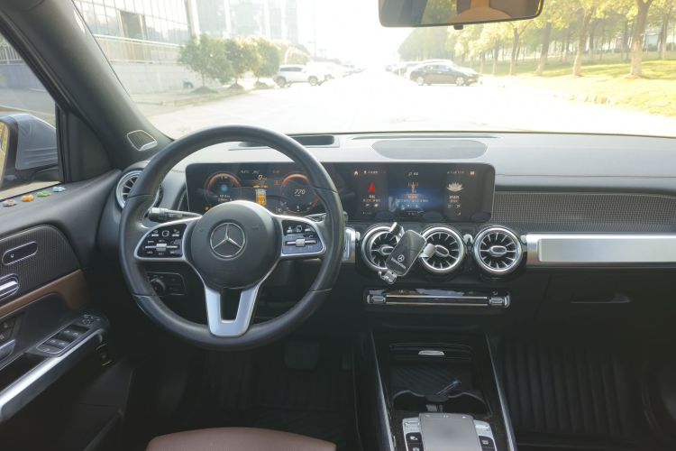 奔驰GLB 2020款 GLB 200 时尚型中控内饰7006