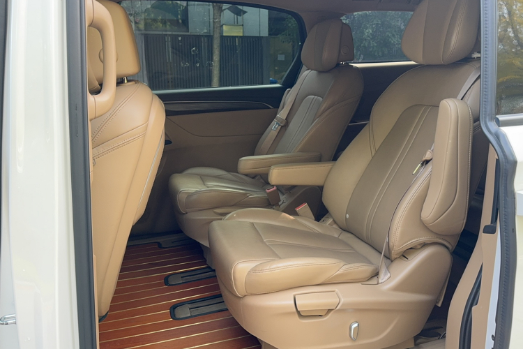 别克GL8 2021款 ES陆尊 653T 尊享型中控内饰7005