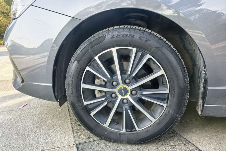 荣威i5 2021款 1.5L CVT黑金版车身外观6007