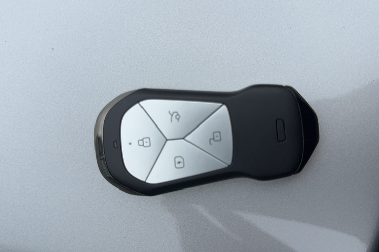 小鹏P7 2021款 480N中控内饰7001