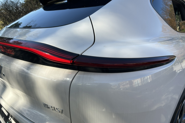 智己汽车 智己LS7 2025款 焕新版 Ultra车身外观6008