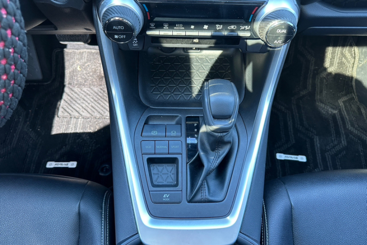 丰田 RAV4荣放 2023款 双擎 2.5L E-CVT两驱精英版局部细节18