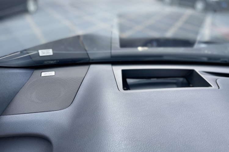 雷克萨斯RX 2021款 300 四驱F SPORT中控内饰7004