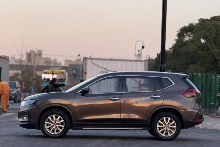 日产 奇骏 2019款 2.0L CVT智联舒适版 2WD车身外观6007