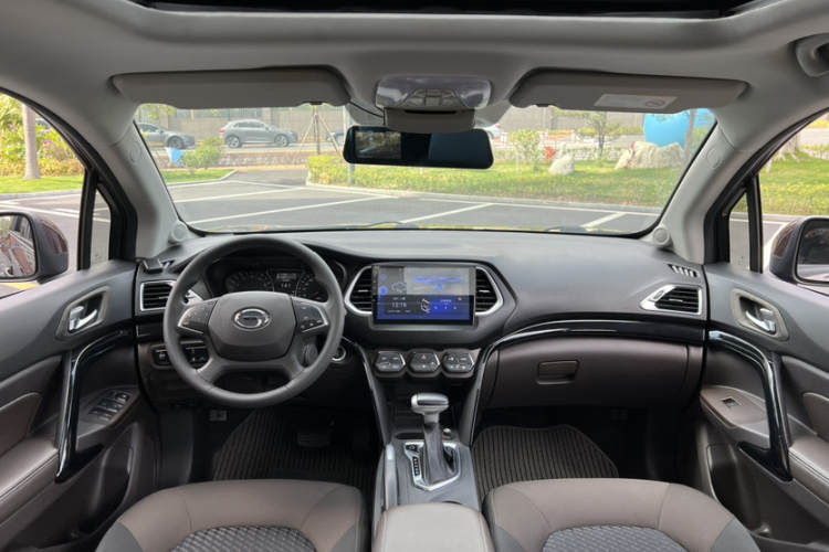 广汽传祺 传祺GS4 2015款 200T G-DCT精英版中控内饰7009