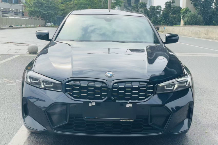 宝马3系 2024款 325i M运动曜夜套装车身外观6010